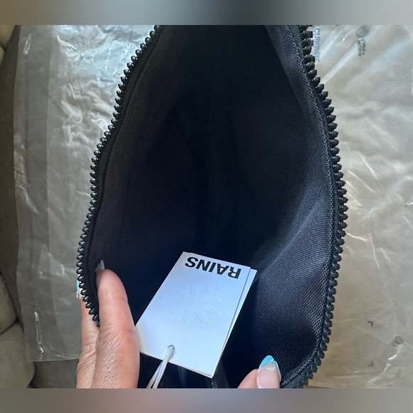 RAINS “Valera” Shoulder Bag - Picture 5 of 10